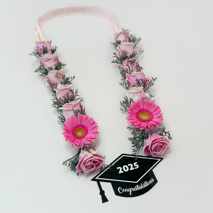 عقد بتلات الكمال
