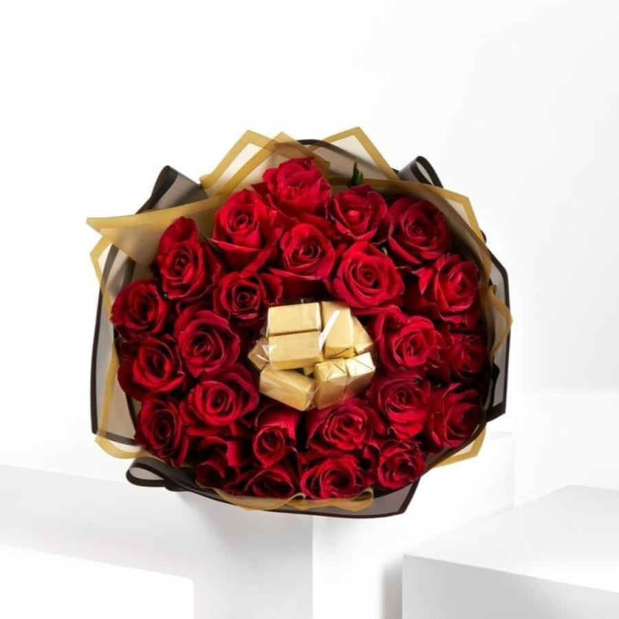 Red Jasmine bouquet with Pachi