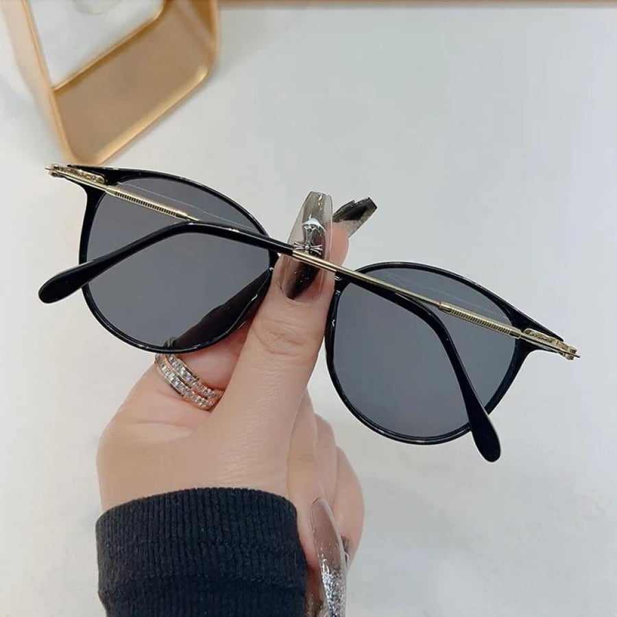 نظارات نسائية مستديرة