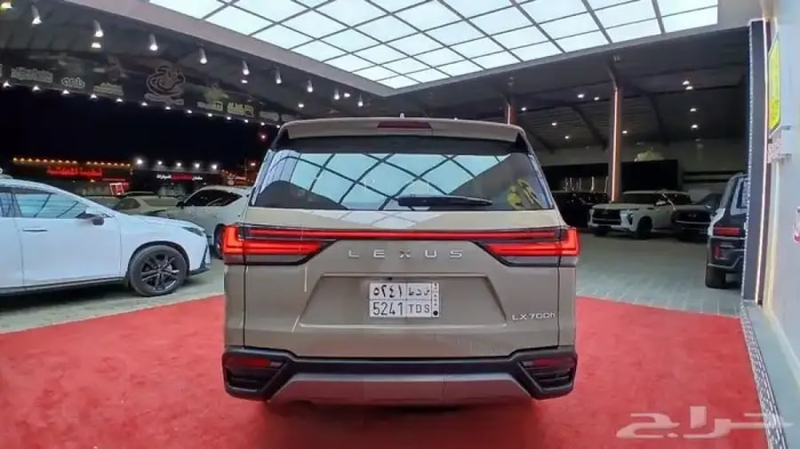 لكزس LX700 2025 اوف رود -سعودي-ابواب شفط(هايبرد)3.5h