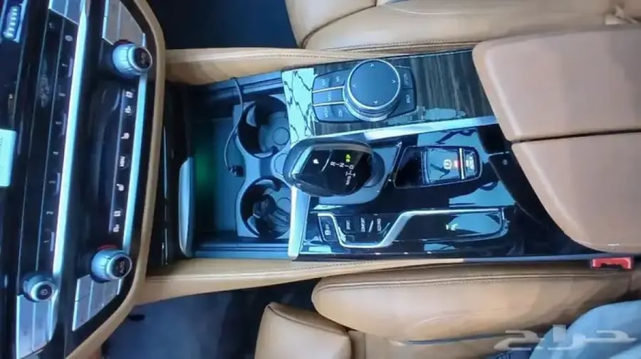 بي ام دبليو 520i 2021 رادار-ليد داخلي -بروجكتر(بنزين)2.0T