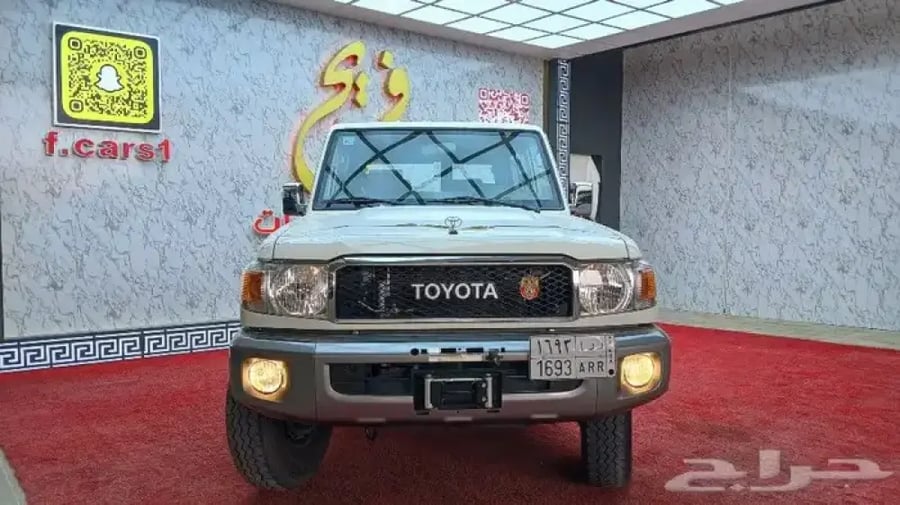 تويوتا جيب ربع 2021 خليجي -ونش -دفلولك -ممشي22000(بنزين)4.0L