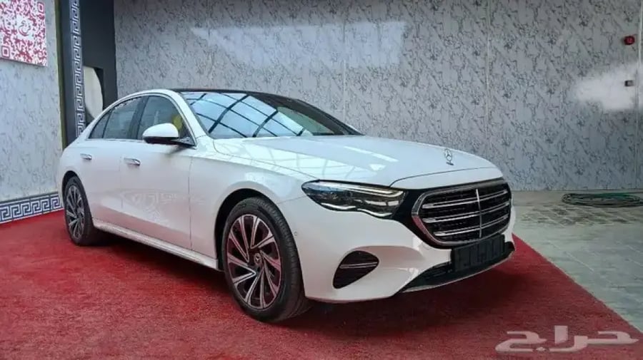 مرسيدس E300 2026سقف بانوراما-رادار-عداد ديجيتال(بنزين)2.0T