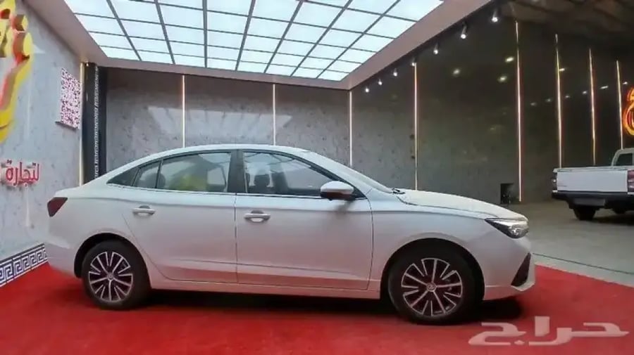 ام جي 5 2026 فل كامل 4كاميرات -فتحه سقف -خليجي(بنزين)1.5L