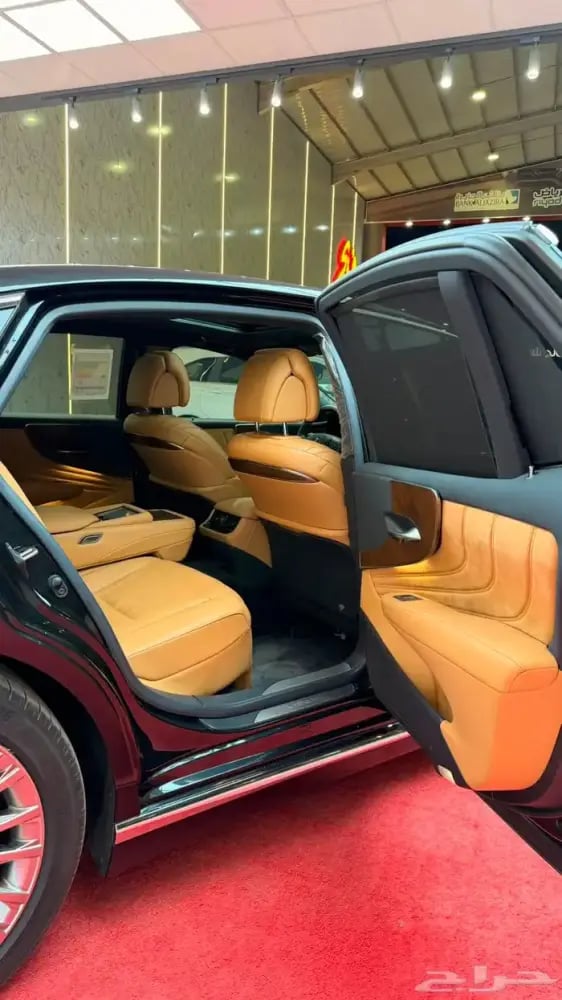 لكزس LS500 2024 لاكجري -خليجي -قير طياره(بنزين)3.5TT