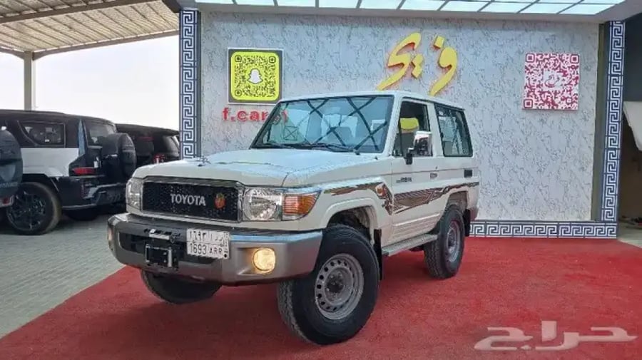 تويوتا جيب ربع 2021 خليجي -ونش -دفلولك -ممشي22000(بنزين)4.0L