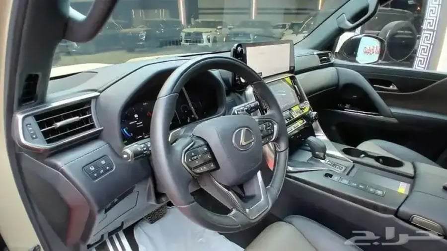 لكزس LX700 2025 اوف رود -سعودي-ابواب شفط(هايبرد)3.5h