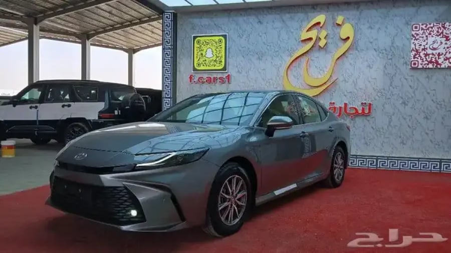تويوتا كامريE2026 ستاندر -سعودي-صادر لوحه(بنزين)2.5L