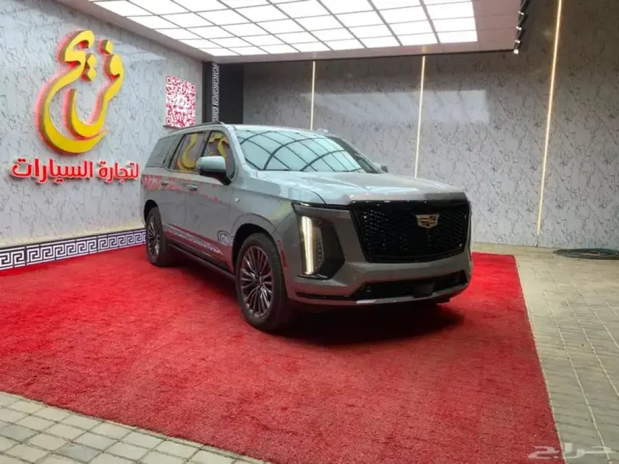 كاديلاك سكاليد 2025بريميوم بلاك اديشن-خليجي(بنزين)8سلندر