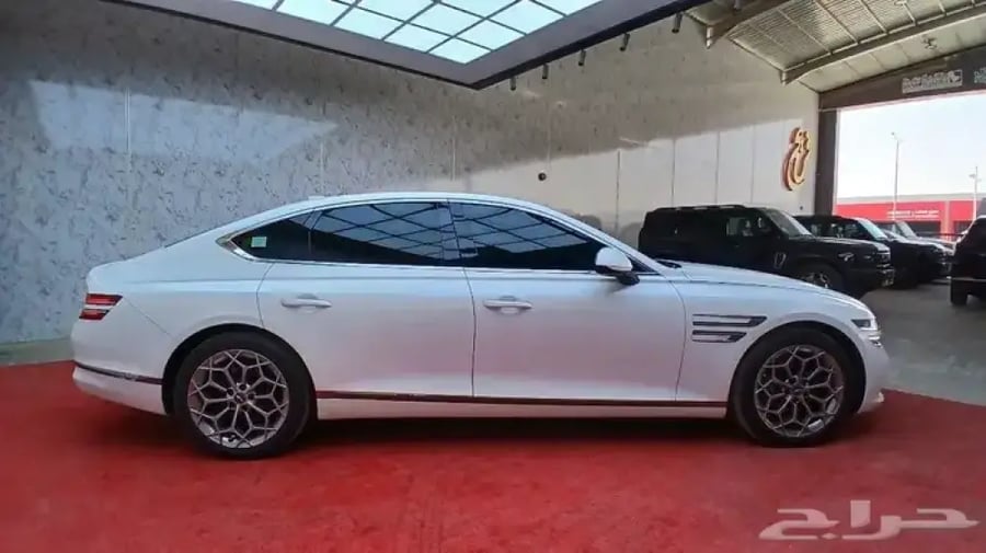 جينسس G80 2022 -رادار-بروجكتر -4كاميرات-داخل جملي(بنزين)3.5T