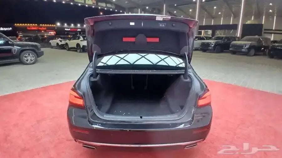 بي ام دبليو 520i 2021 رادار-ليد داخلي -بروجكتر(بنزين)2.0T