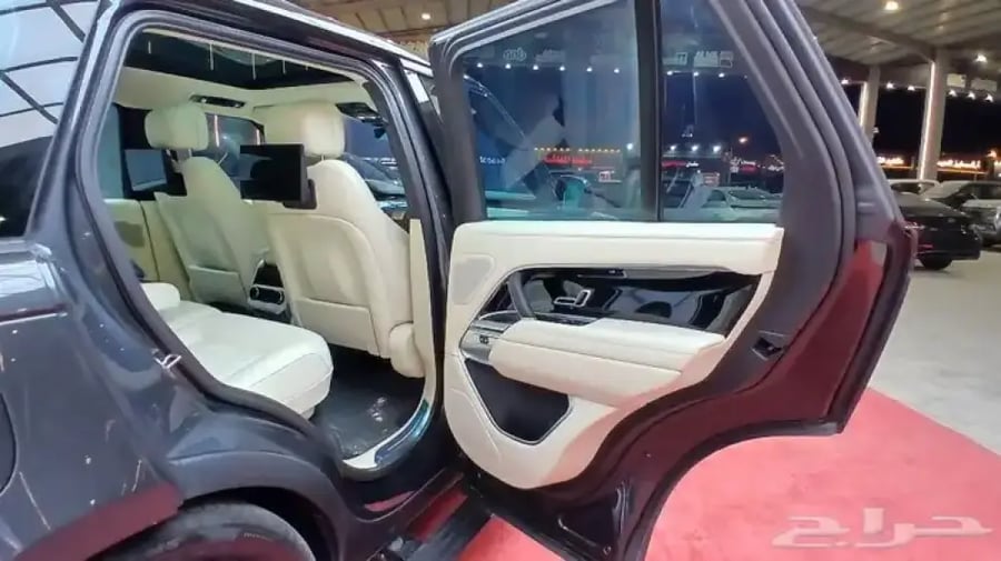رنج روفر HSE p530 2025 التفاف خلفي-داخل اوف ويت(بنزين)8سلندر