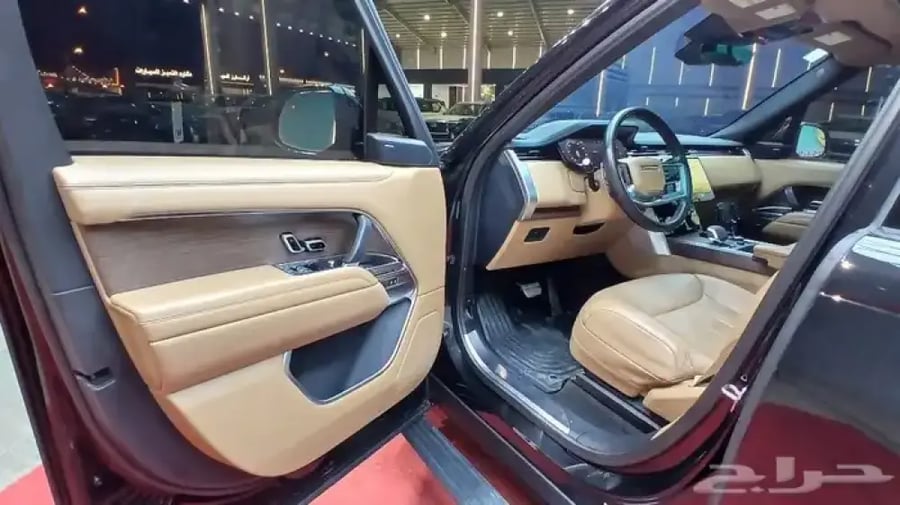 رنج روفر SE p400 2023 بلاك اديشن-امريكي-داخل جملي(بنزين)6سلن