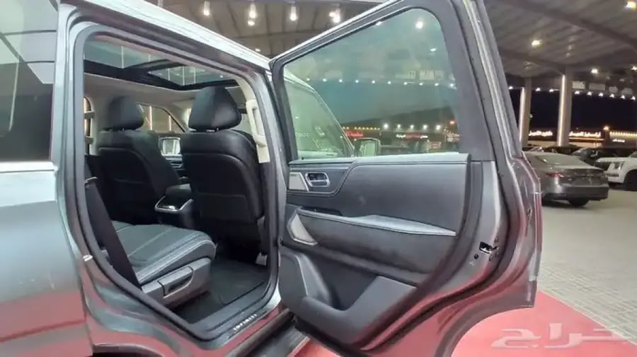 انفينتيQX80 2025 سنسوري-عداد5000-المانع-داخل اسود(بنزين)3.5T