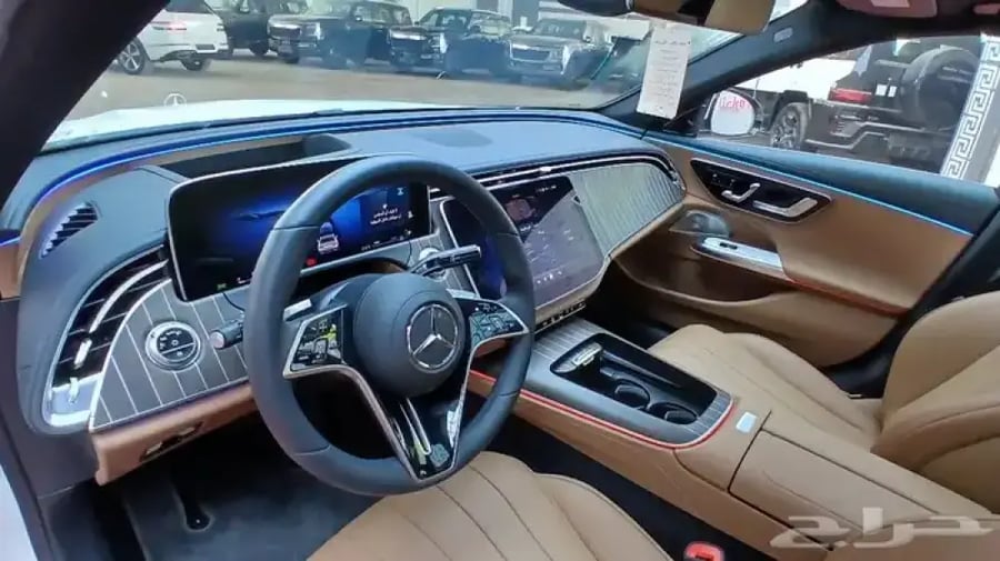 مرسيدس E300 2026سقف بانوراما-رادار-عداد ديجيتال(بنزين)2.0T