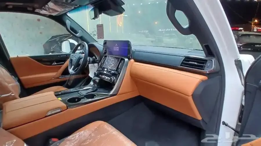لكزس LX600 VIP 2026 خليجي-مساج-داخل جملي (بنزين)3.5TT