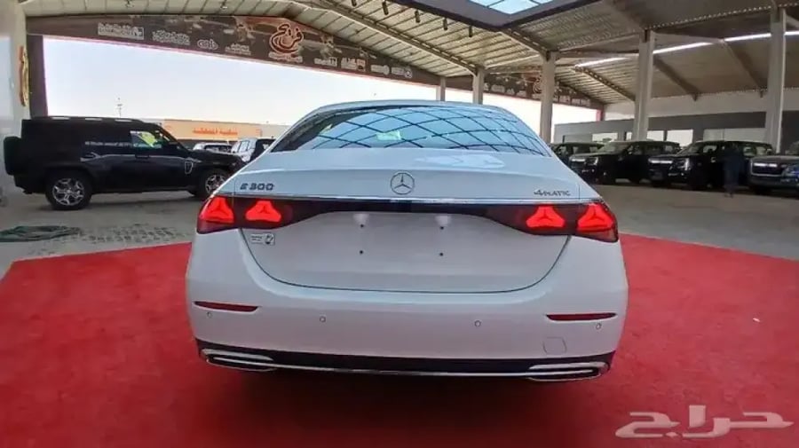 مرسيدس E300 2026سقف بانوراما-رادار-عداد ديجيتال(بنزين)2.0T