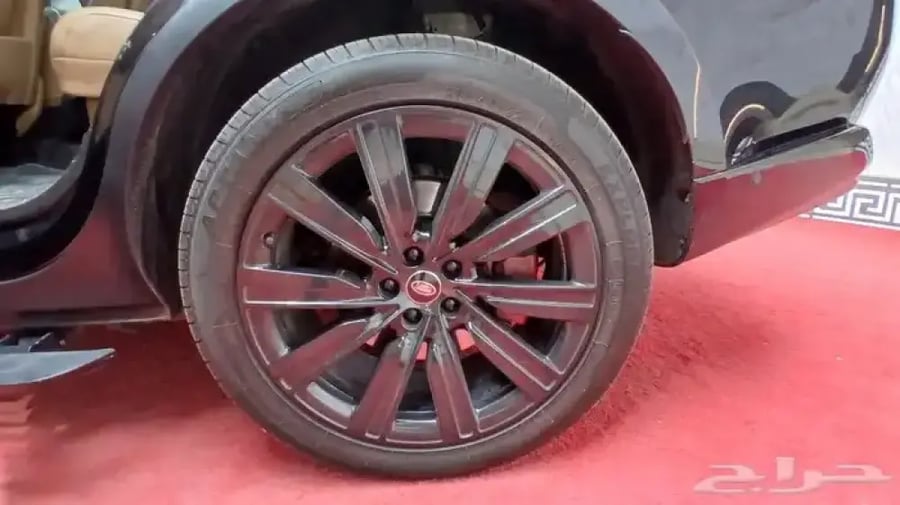 رنج روفر SE p400 2023 بلاك اديشن-امريكي-داخل جملي(بنزين)6سلن