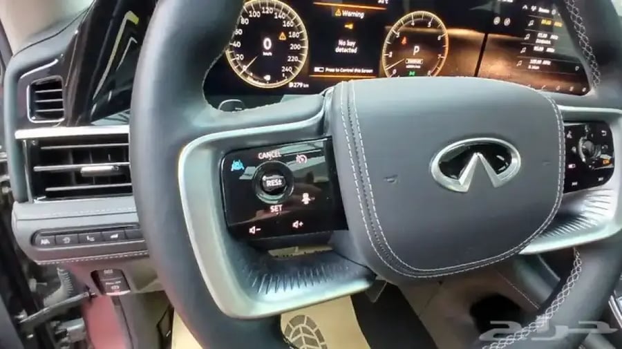 انفينتيQX80 2025 سنسوري-عداد5000-المانع-داخل اسود(بنزين)3.5T