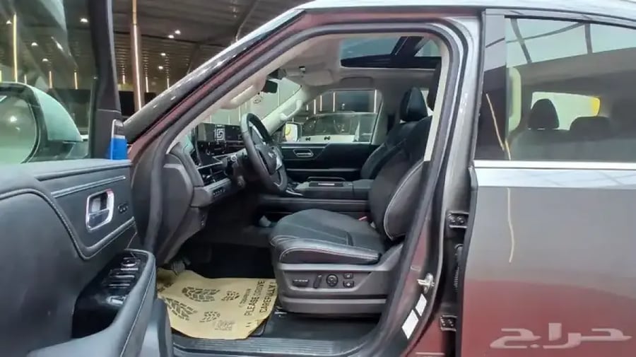 انفينتيQX80 2025 سنسوري-عداد5000-المانع-داخل اسود(بنزين)3.5T