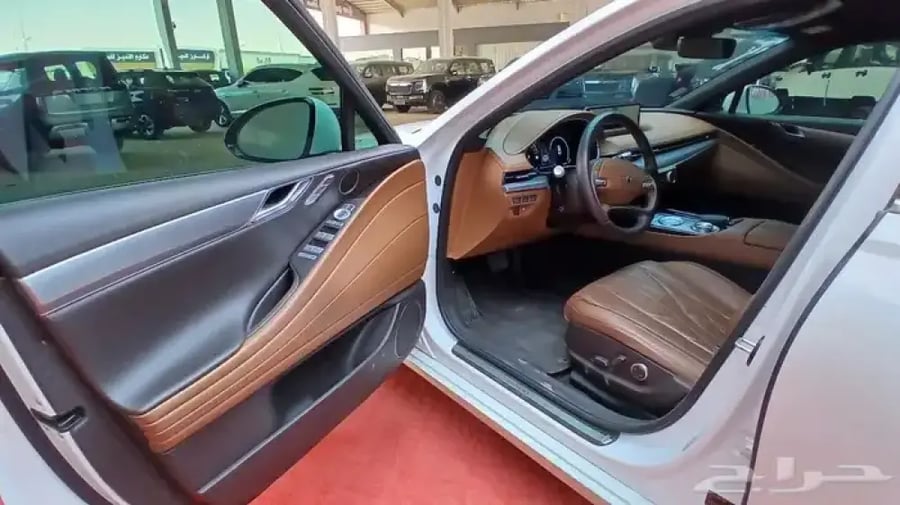 جينسس G80 2022 -رادار-بروجكتر -4كاميرات-داخل جملي(بنزين)3.5T