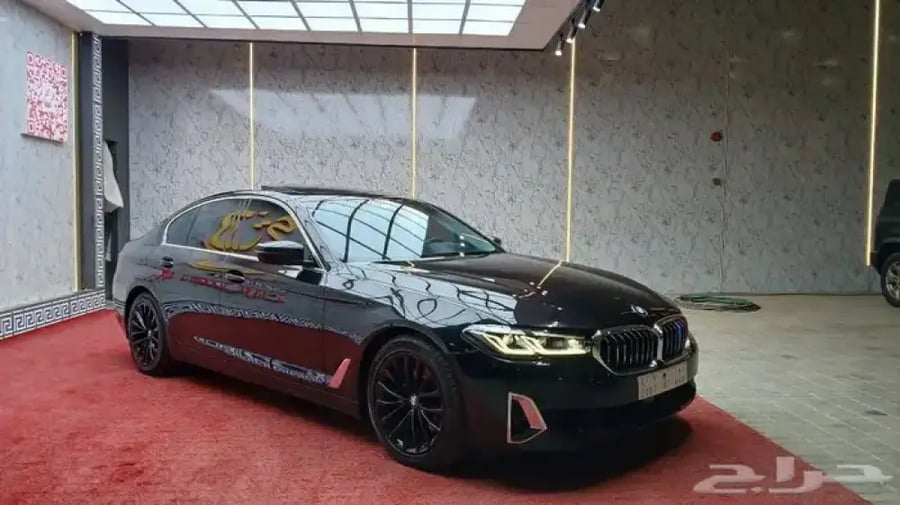 بي ام دبليو 520i 2021 رادار-ليد داخلي -بروجكتر(بنزين)2.0T