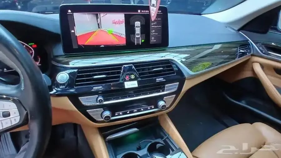 بي ام دبليو 520i 2021 رادار-ليد داخلي -بروجكتر(بنزين)2.0T