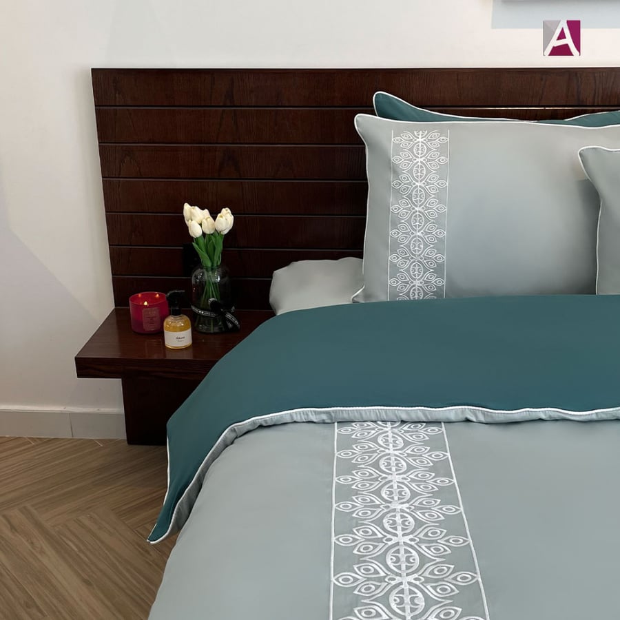 Embroidered bedspread - double