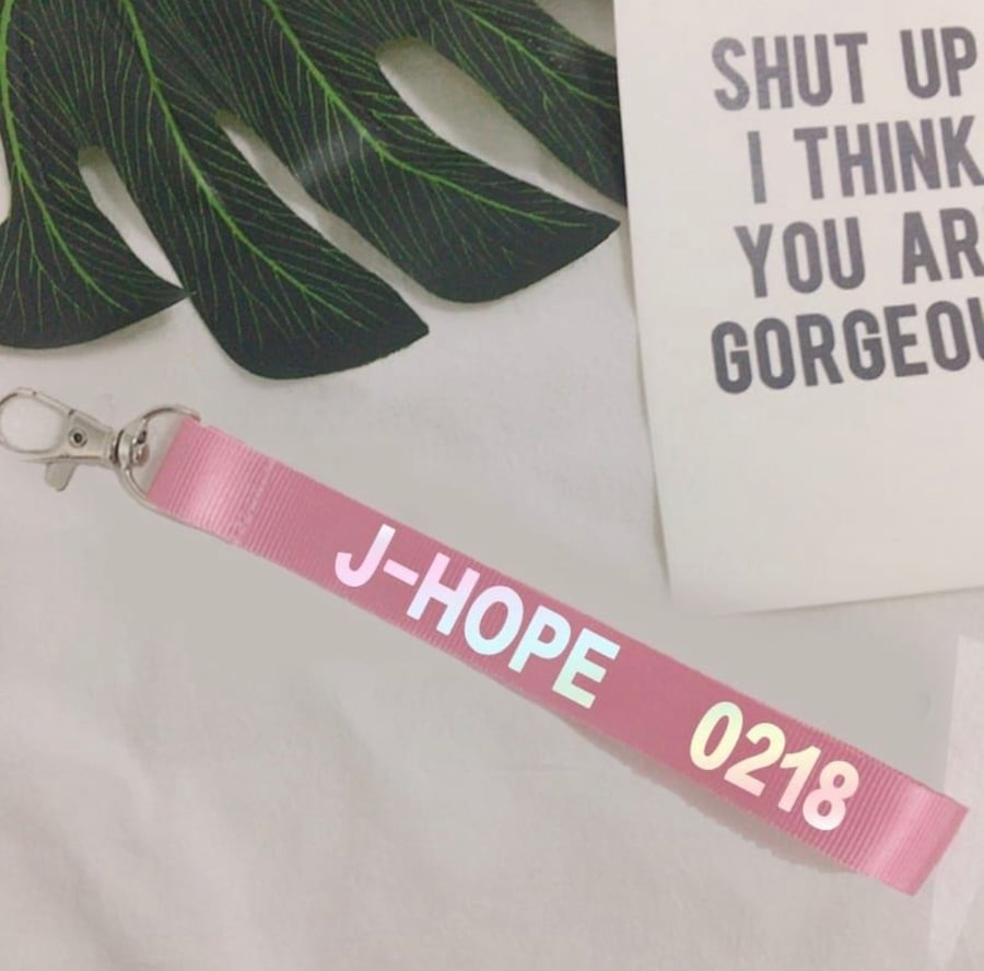 تعليقات/ميداليات بتس BTS Keychains