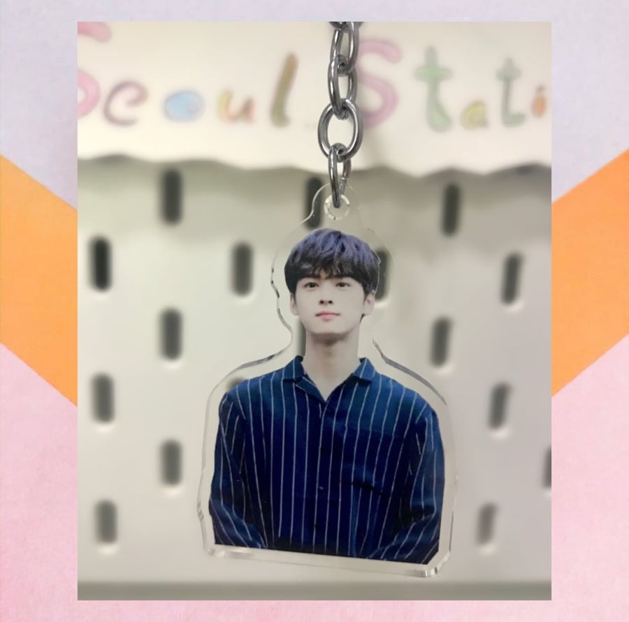 ميدالية تشا اونو Cha Eunwoo Keychain