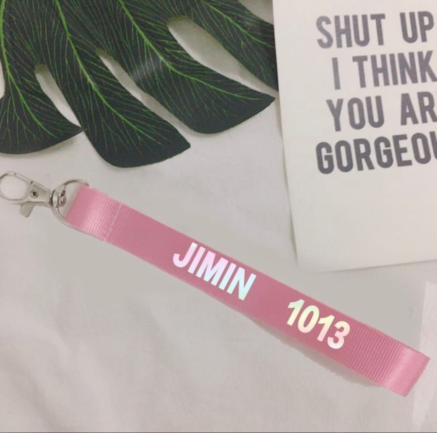 تعليقات/ميداليات بتس BTS Keychains