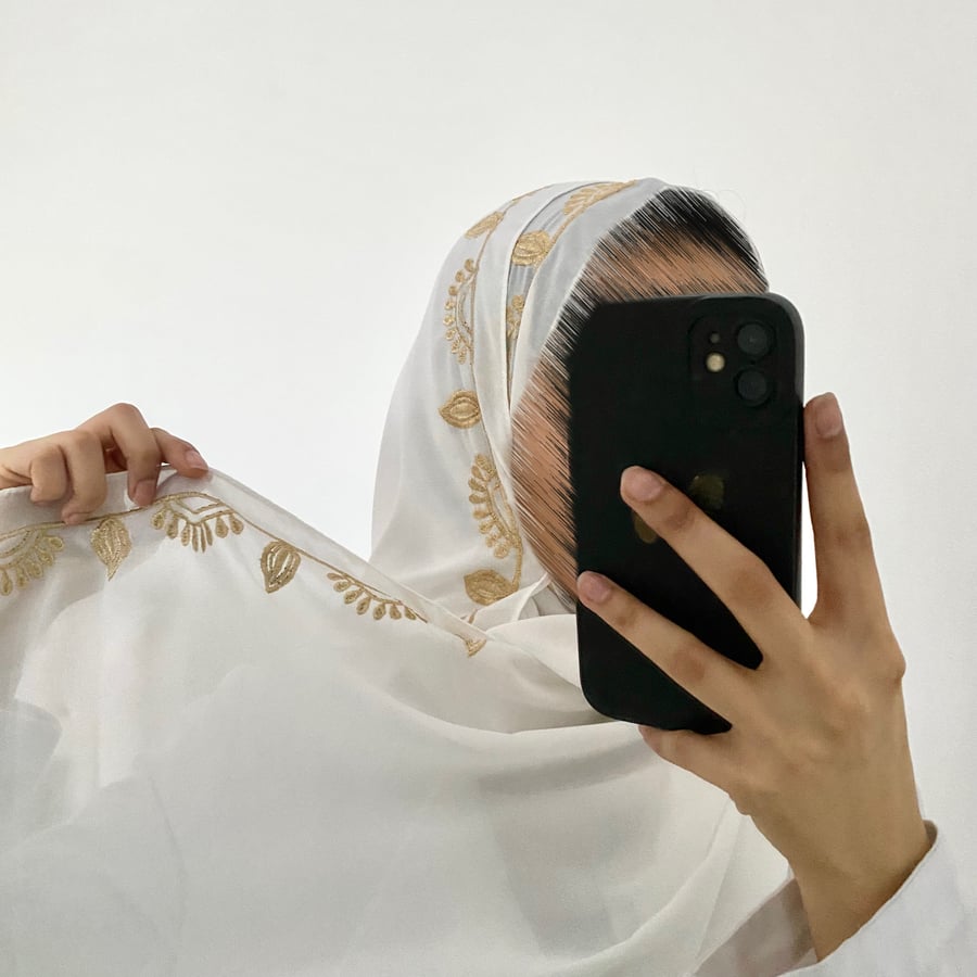 طرحة لمار ليزر لون ابيض