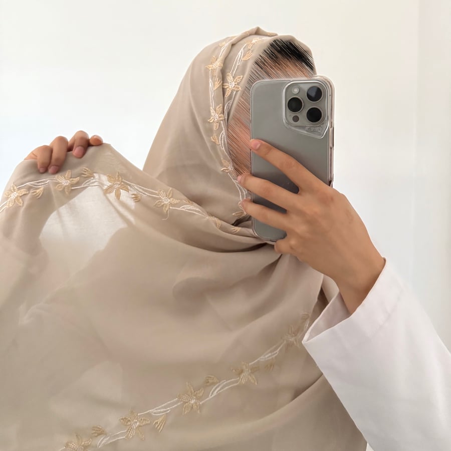 طرحة غلا ليزر لون بيج