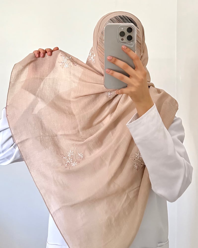 طرحة نهى لينن لون بيج