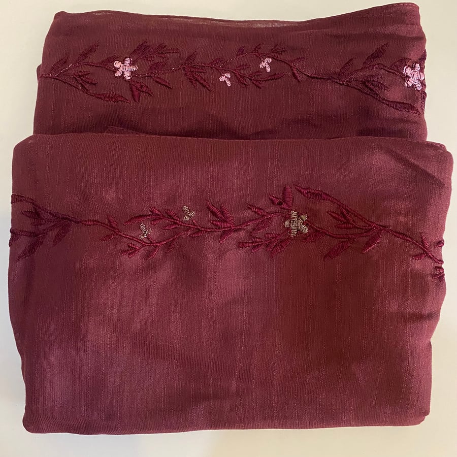 طرحة وسن لينن لون عنابي