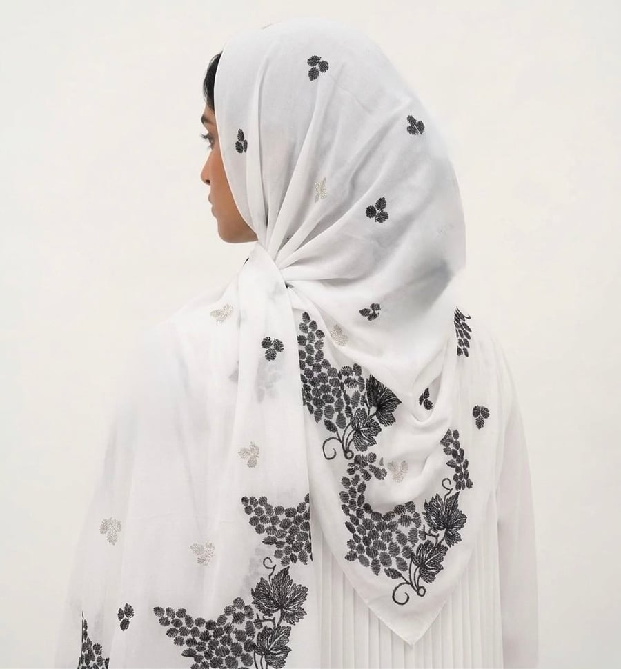طرحة صفيه ليزر لون ابيض