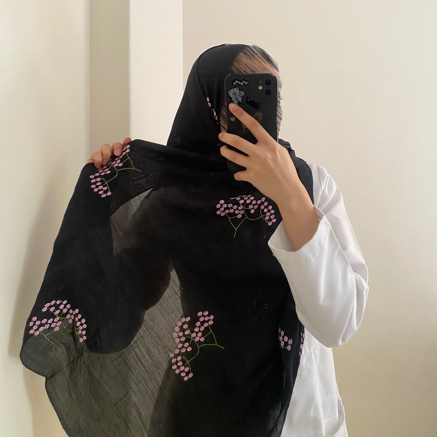 طرحة ميلا لينن لون اسود