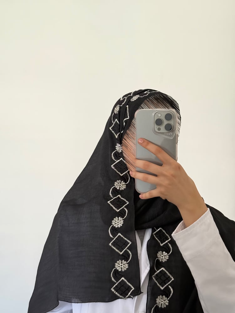 Fatima's linen headscarf, black color