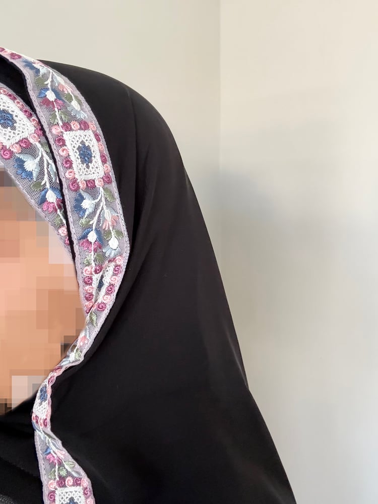 طرحة ريما ليزر لون اسود بطرف كلفة A