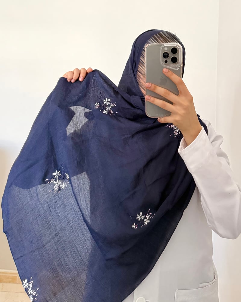 طرحة نهى لينن لون كحلي