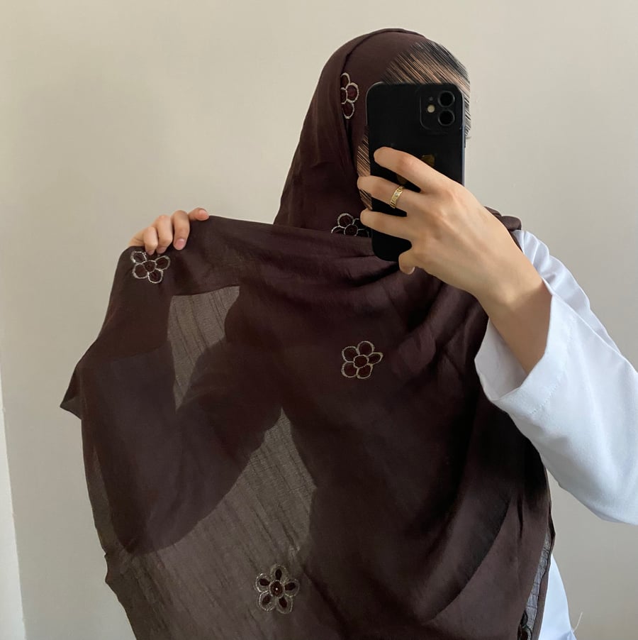 طرحة هديل-لينن-لون بني