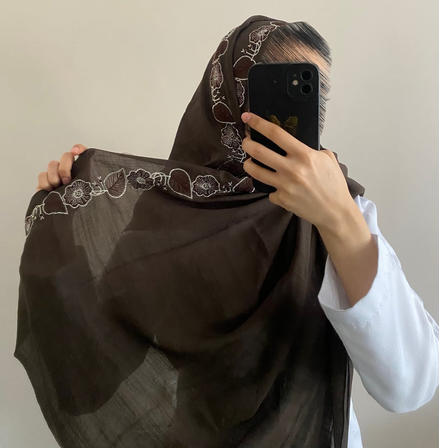 طرحة خلود-لينن-لون بني