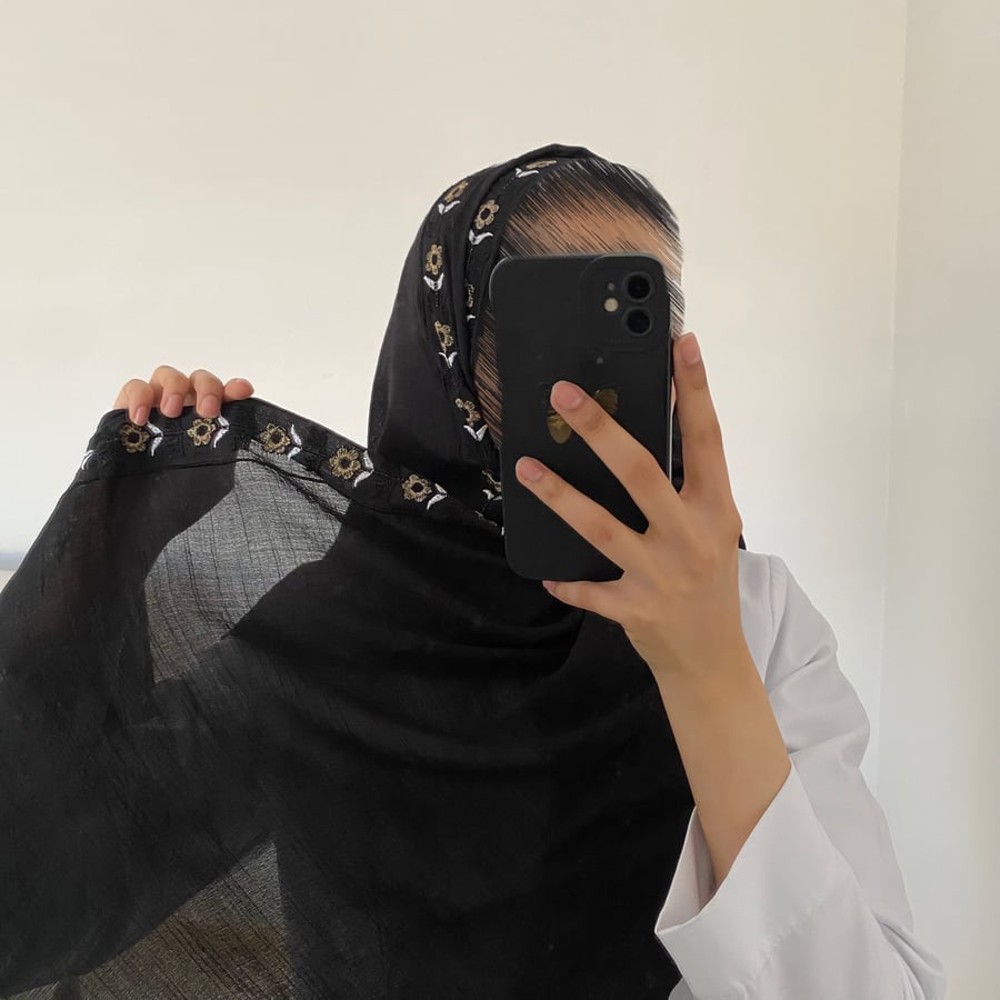 طرحة وفاء لينن لون اسود