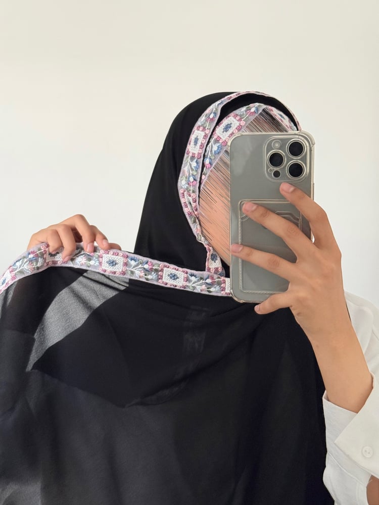طرحة ريما ليزر لون اسود بطرف كلفة A