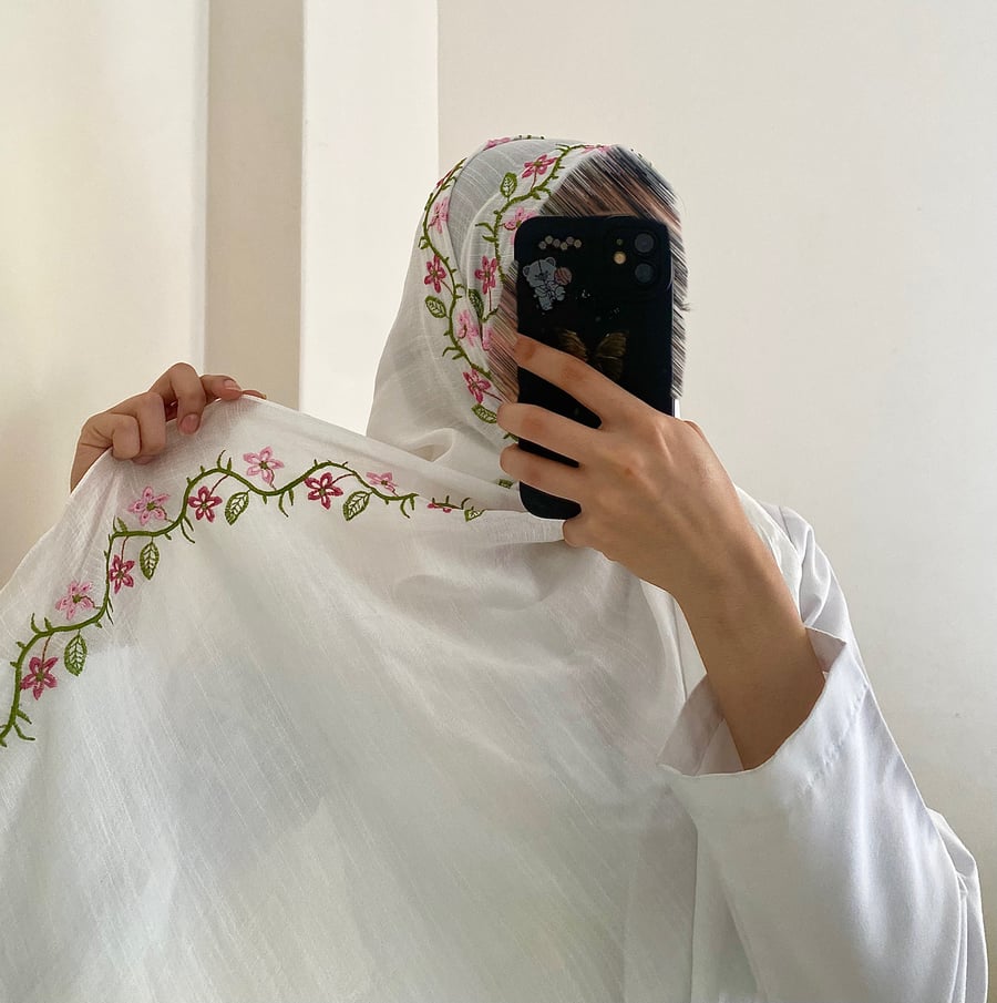 طرحة ريمان لينن لون ابيض