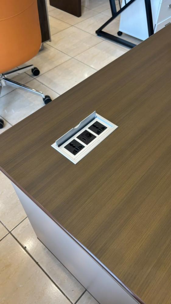 مكتب مع سكرتاريه عدة مقاسات