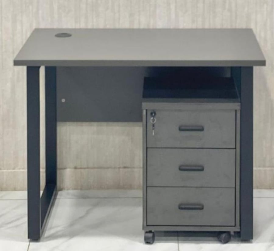 Desk 120 x 140 x 160 cm with drawers, white color