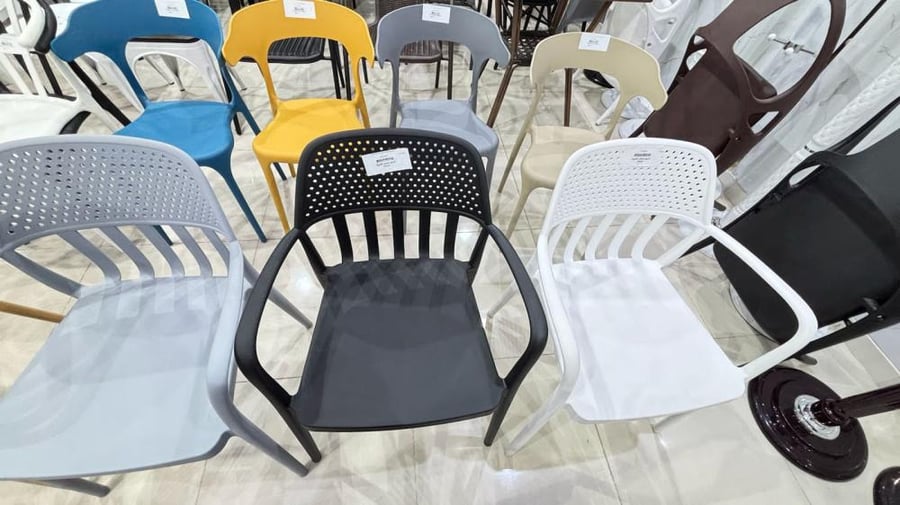 كرسي خارجي عدة ألوان