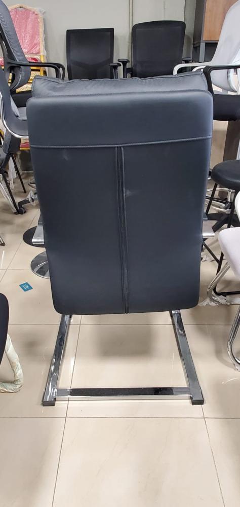 كرسي مكتب جلد فخم دوار وثابت جلد