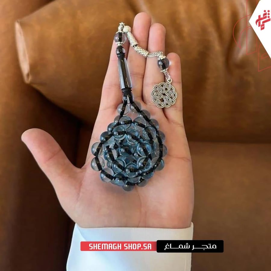 سبحة بكلايت سماوية شفافة تعكس الضوء بجمال أخاذ